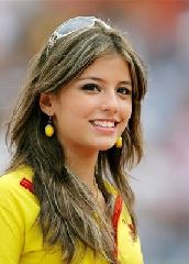 ブラジルワールドカップでひと際輝きを放つ美女サポーター